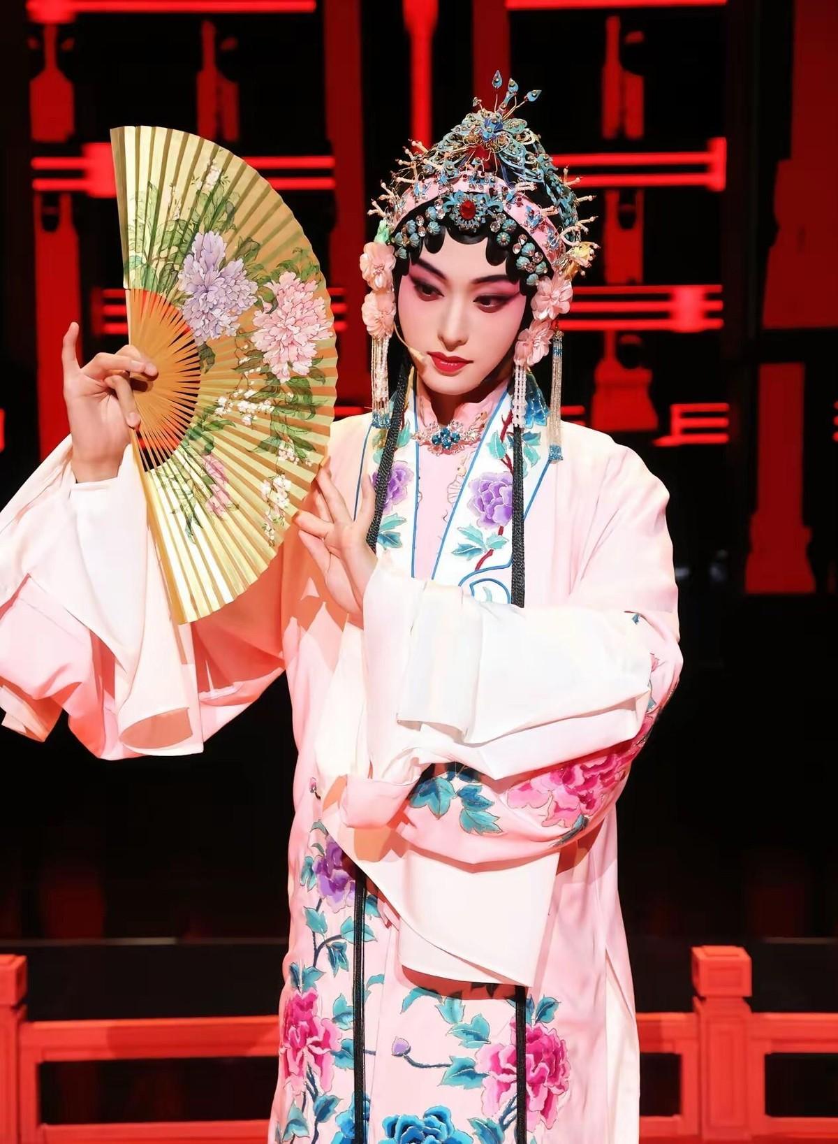 唐九洲在披荆斩棘2026五公《在梅边》里反串杜丽娘这一出，是我今年看过最不讲道理