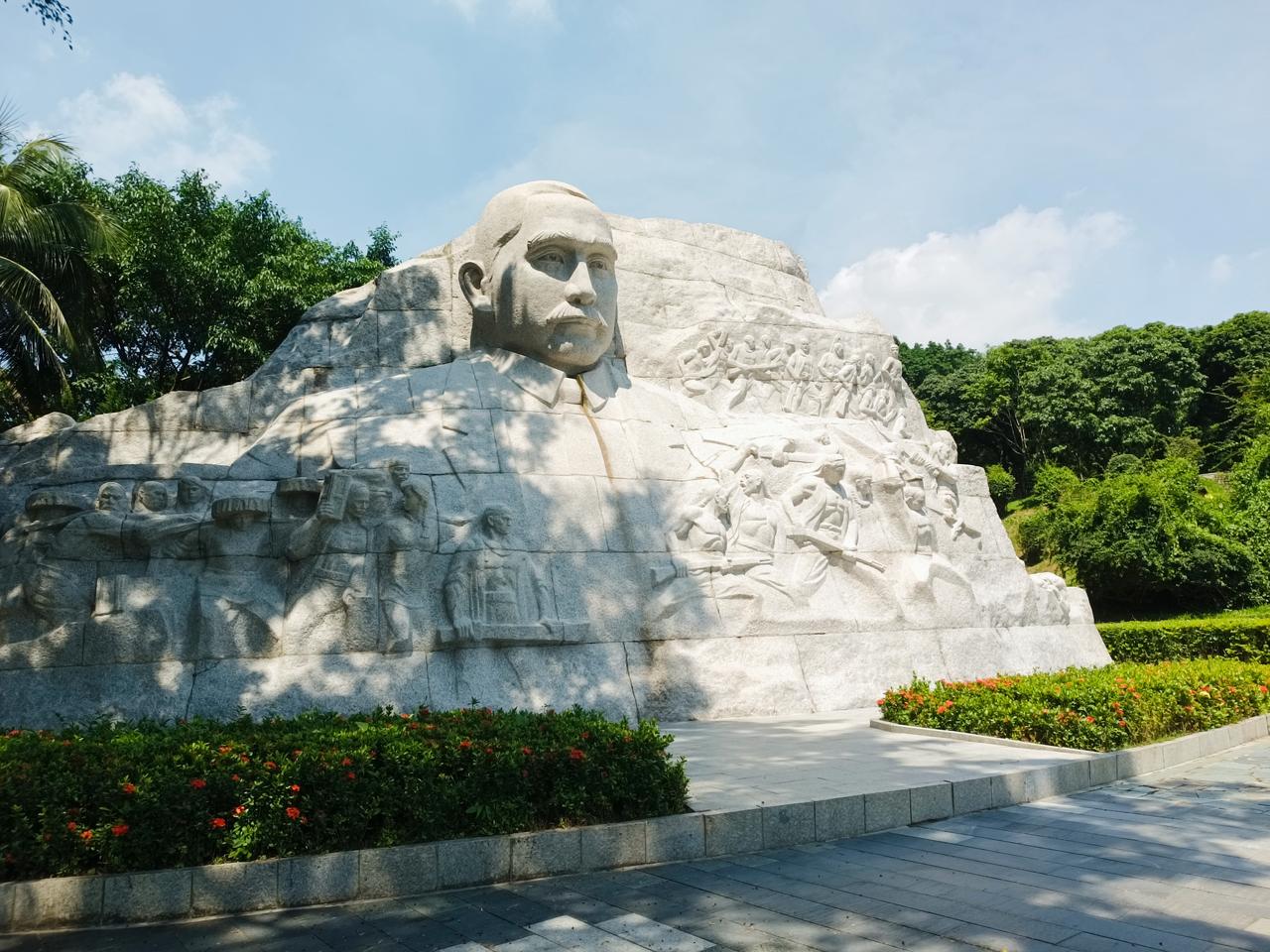 深圳中山公园游览记
 
深圳中山公园是本市历史最悠久的公园，1925年为纪念孙中