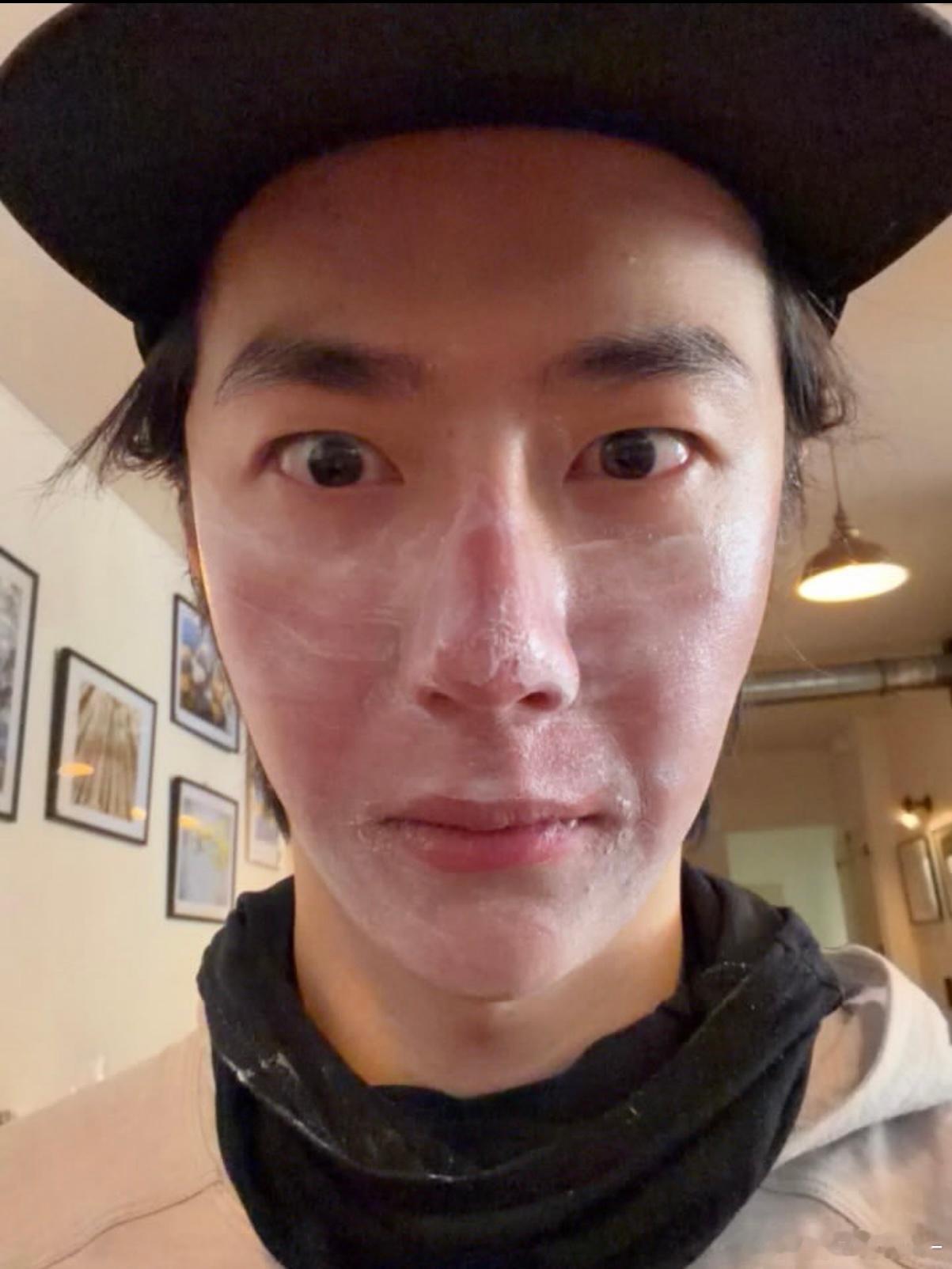 这张是不是从绿泡泡聊天记录里存的 这张真的很糊哈哈哈 报备完之后发出来给我们吃一
