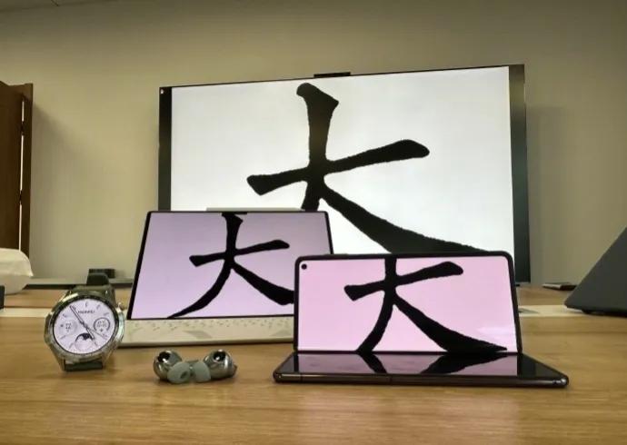 华为全家桶，张雪峰心动不已！五年Mate 20 Pro，终于换上了华为Mate 