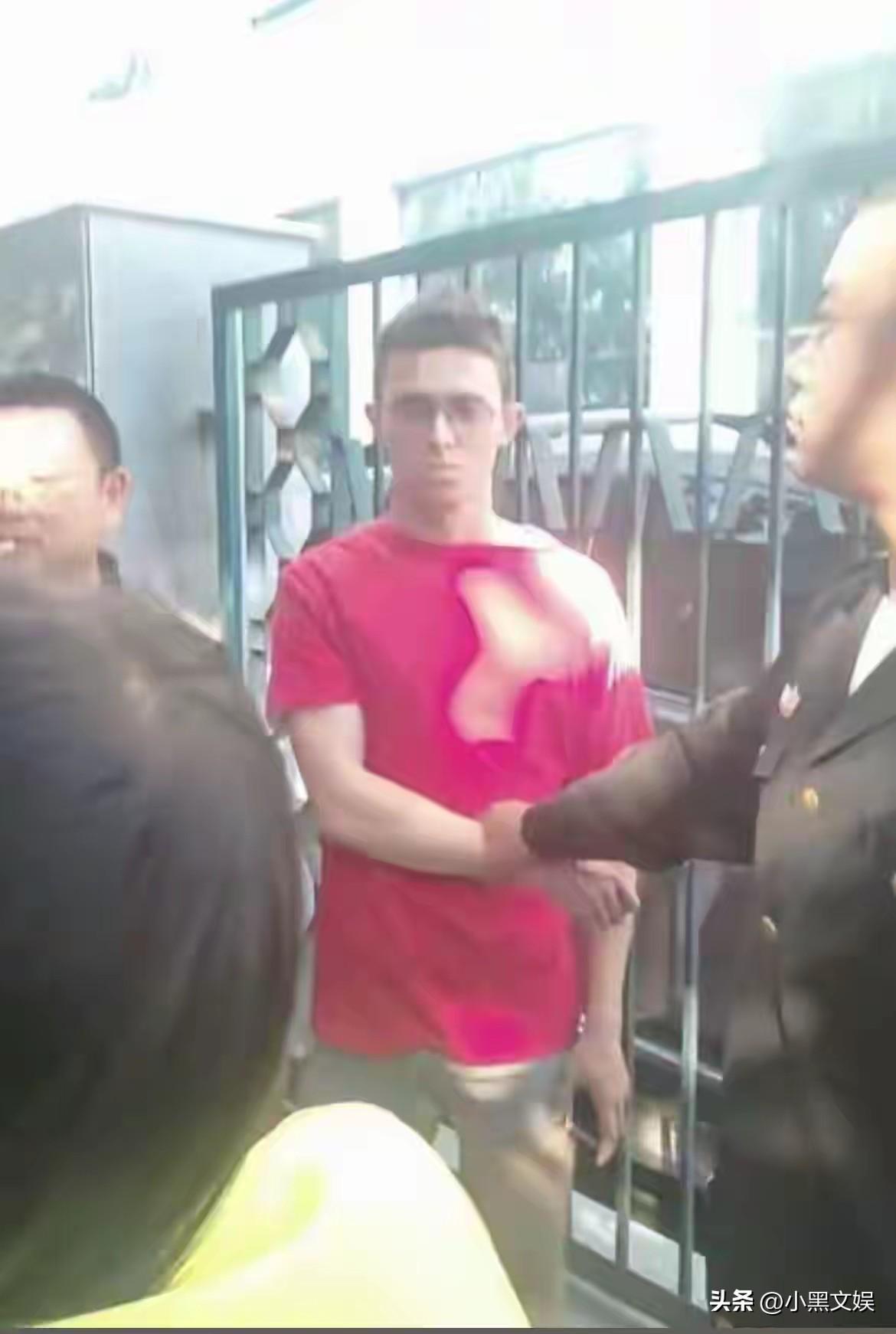 喜欢蹭闸机逃票是吧！