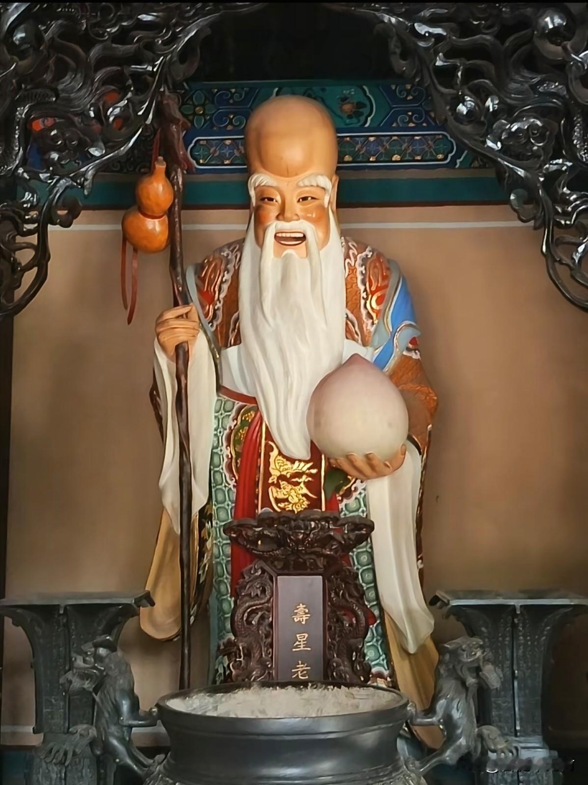 北京白云观｜三星殿里的福禄寿，90%游客都拜错了顺序
逛白云观时，多数人直奔摸石