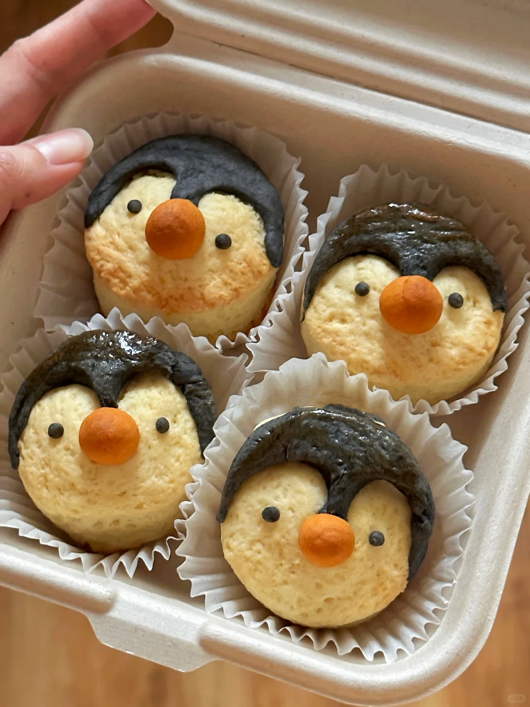 烤了一盘jellycat企鹅司康