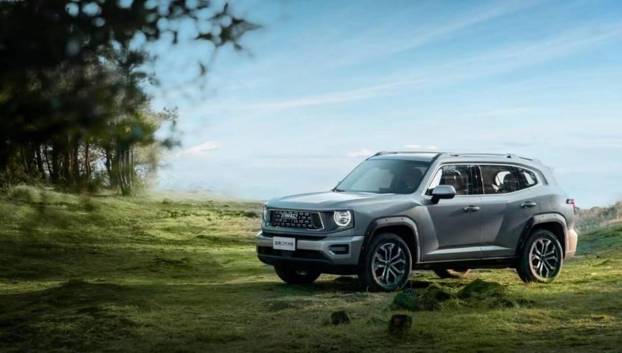 一台轻越野，一段欢乐时光，这一届年轻人太懂生活！
“爱玩”是年轻人的天性，上班之