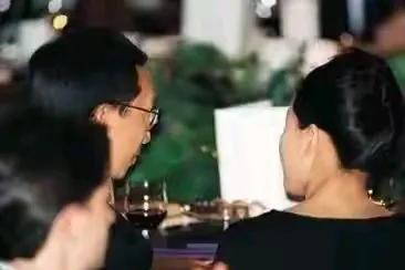 伏明霞嫁梁锦松当年港媒统一口径是国宝下嫁
“我喜欢成熟一点的，因为我属于不操心那