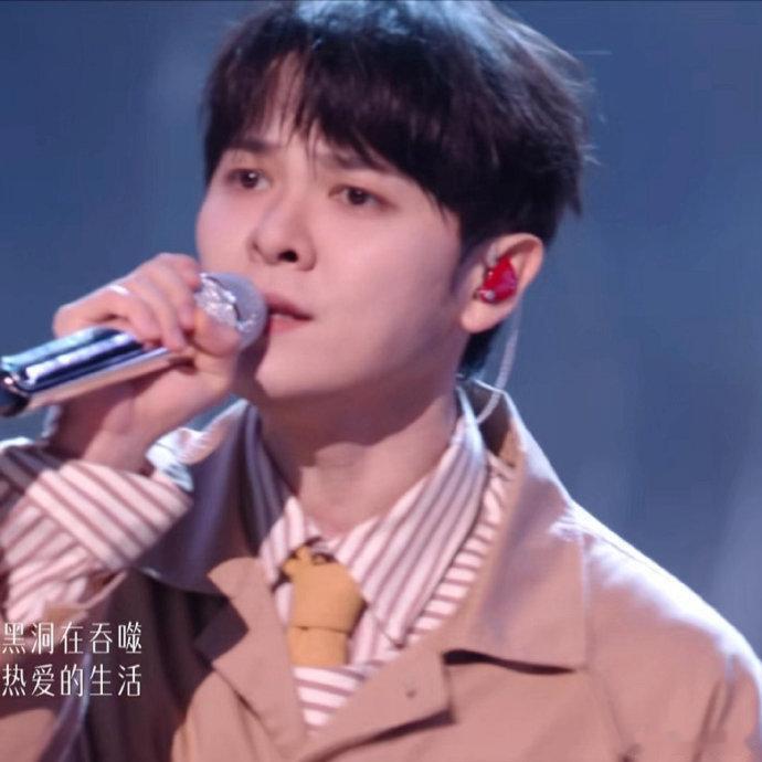 歌手直播尤长靖好漂亮的高音谁能抵挡尤长靖这个高音，通透又漂亮，直播现场听真的狠狠
