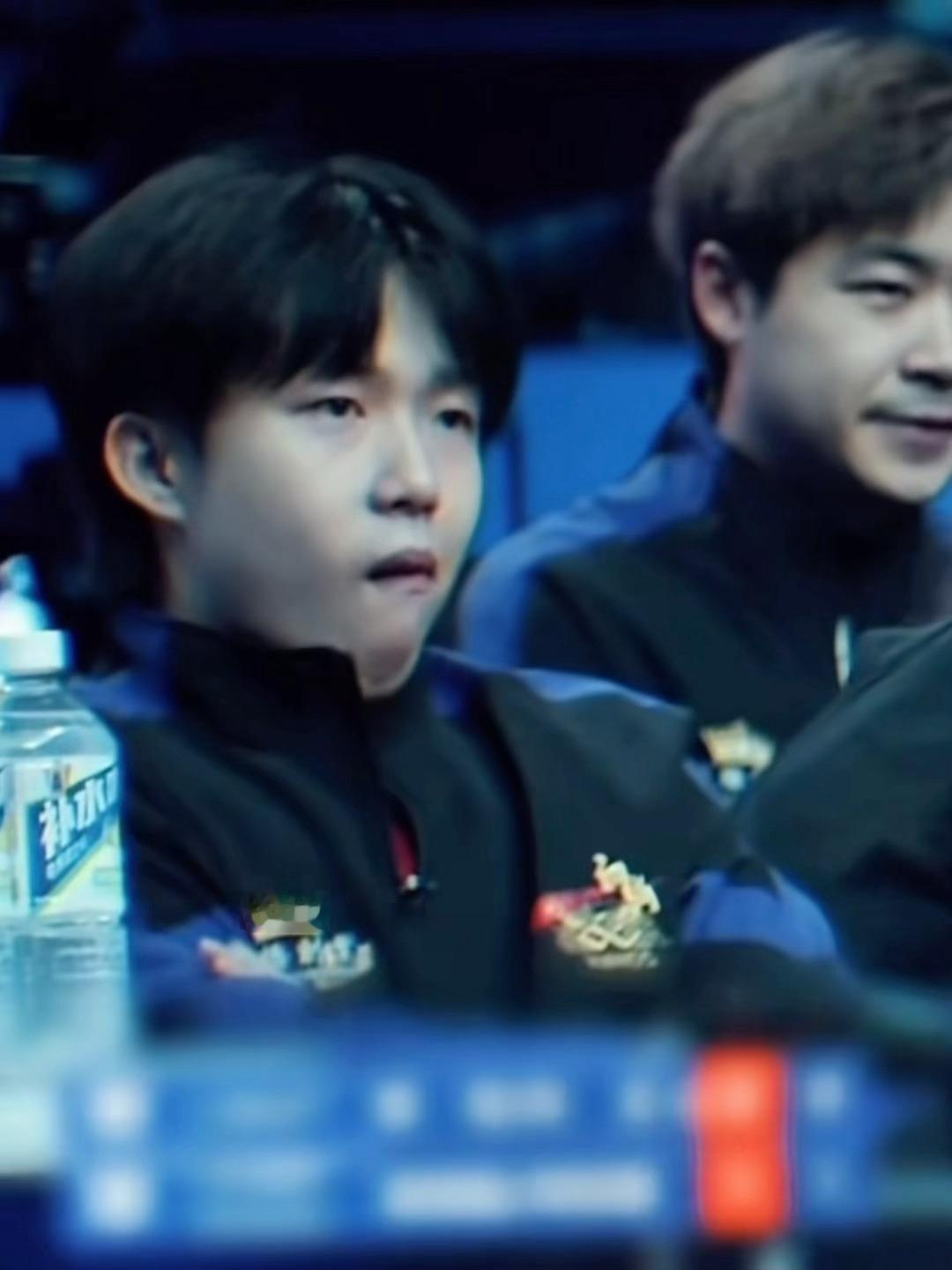 完全Bking男主冷脸帅老爸