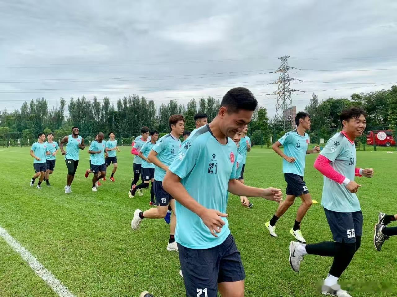 川超内江vs宜宾川超阳哥之战来了 川超高能对决！内江借主场气势碾压，宜宾凭高防反