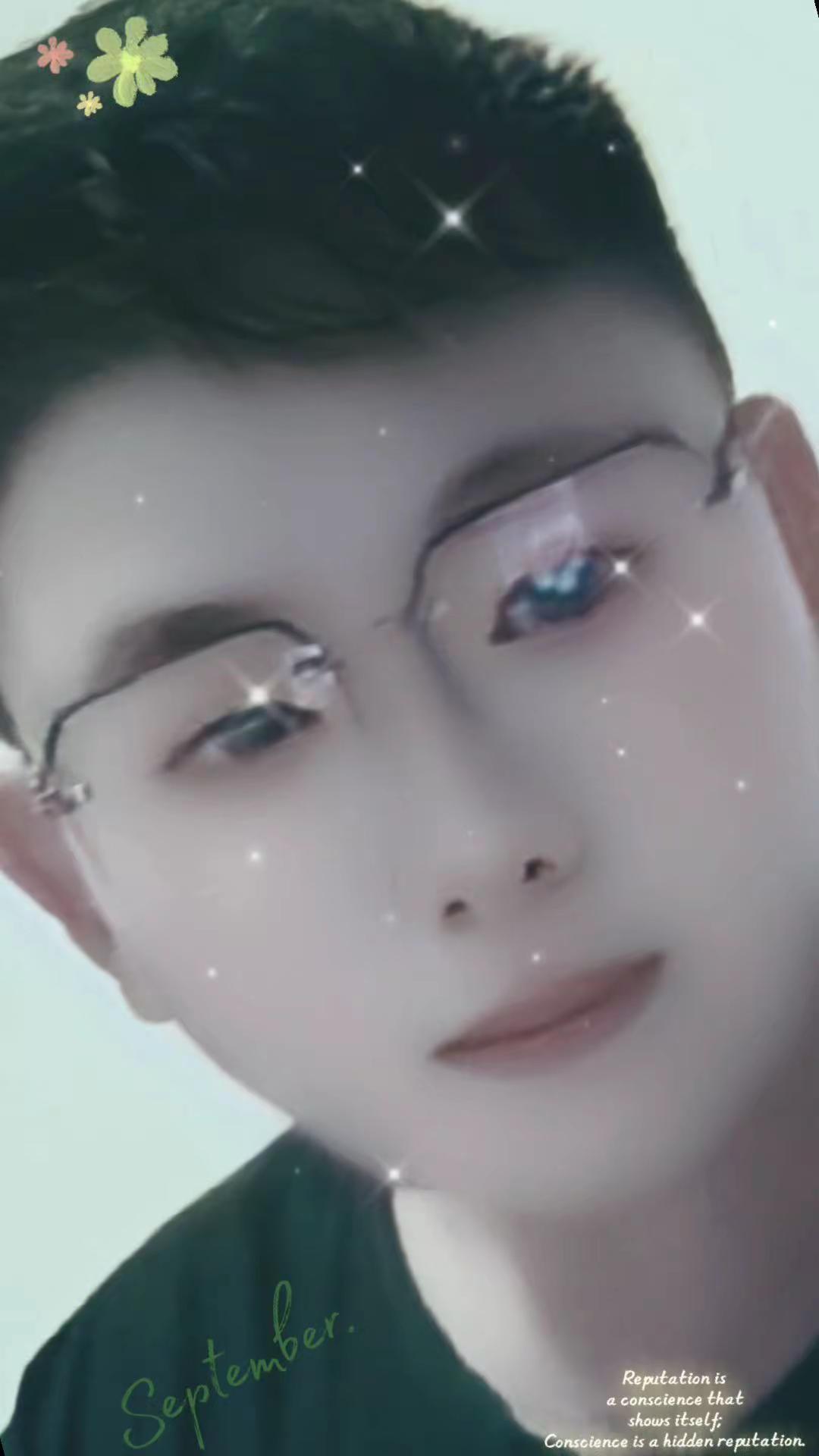 友友们午夜好！哥不完美但哥真实 记录自己的存在感