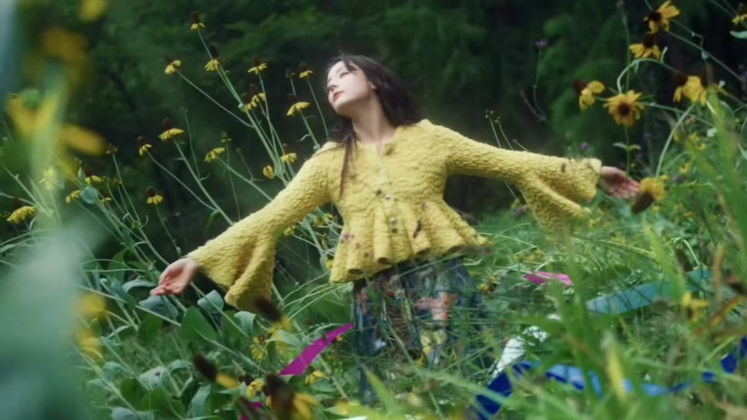 迪丽热巴vogue单封预告迪丽热巴的出场方式热巴vogue单封预告来了！美神降临