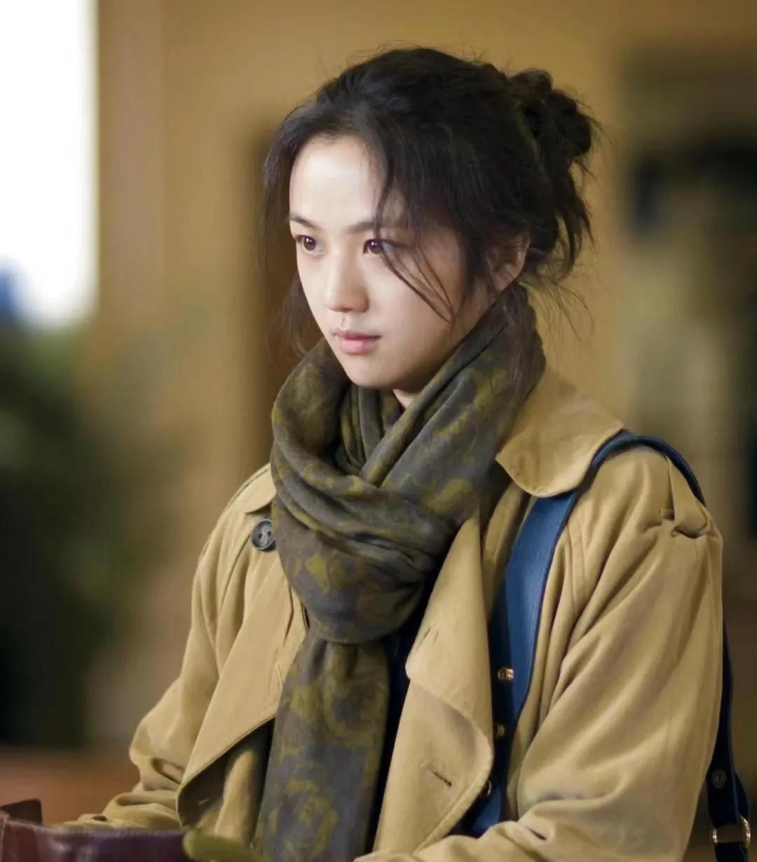 汤唯，长相不是特别惊艳，但就是满满的高级感，脸蛋和五官组合在一起，恰恰给了人一种