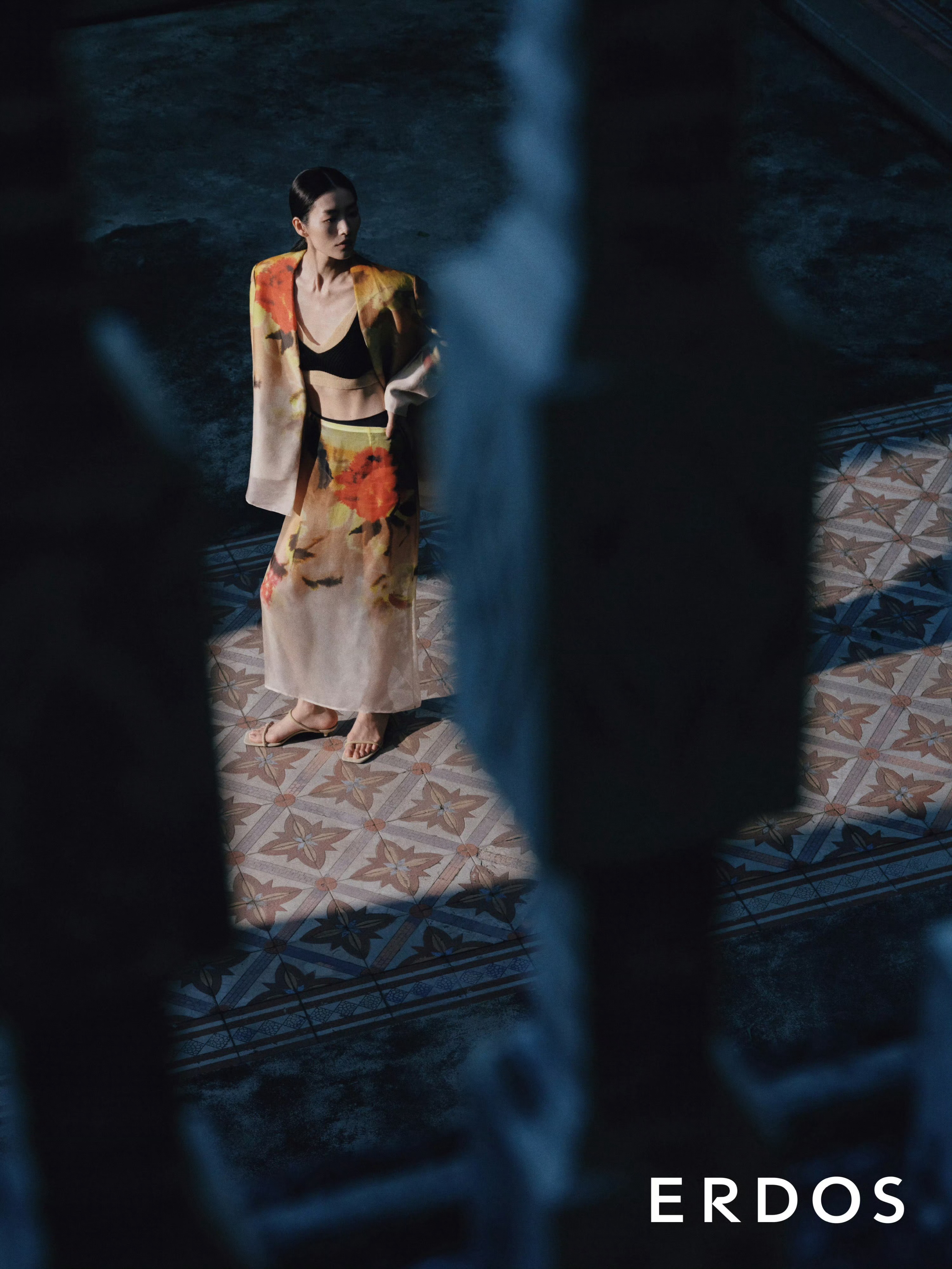 刘雯出镜Erdos2025年春夏广告大片每一年每一季的广告都由亲妈品牌揭开序幕～