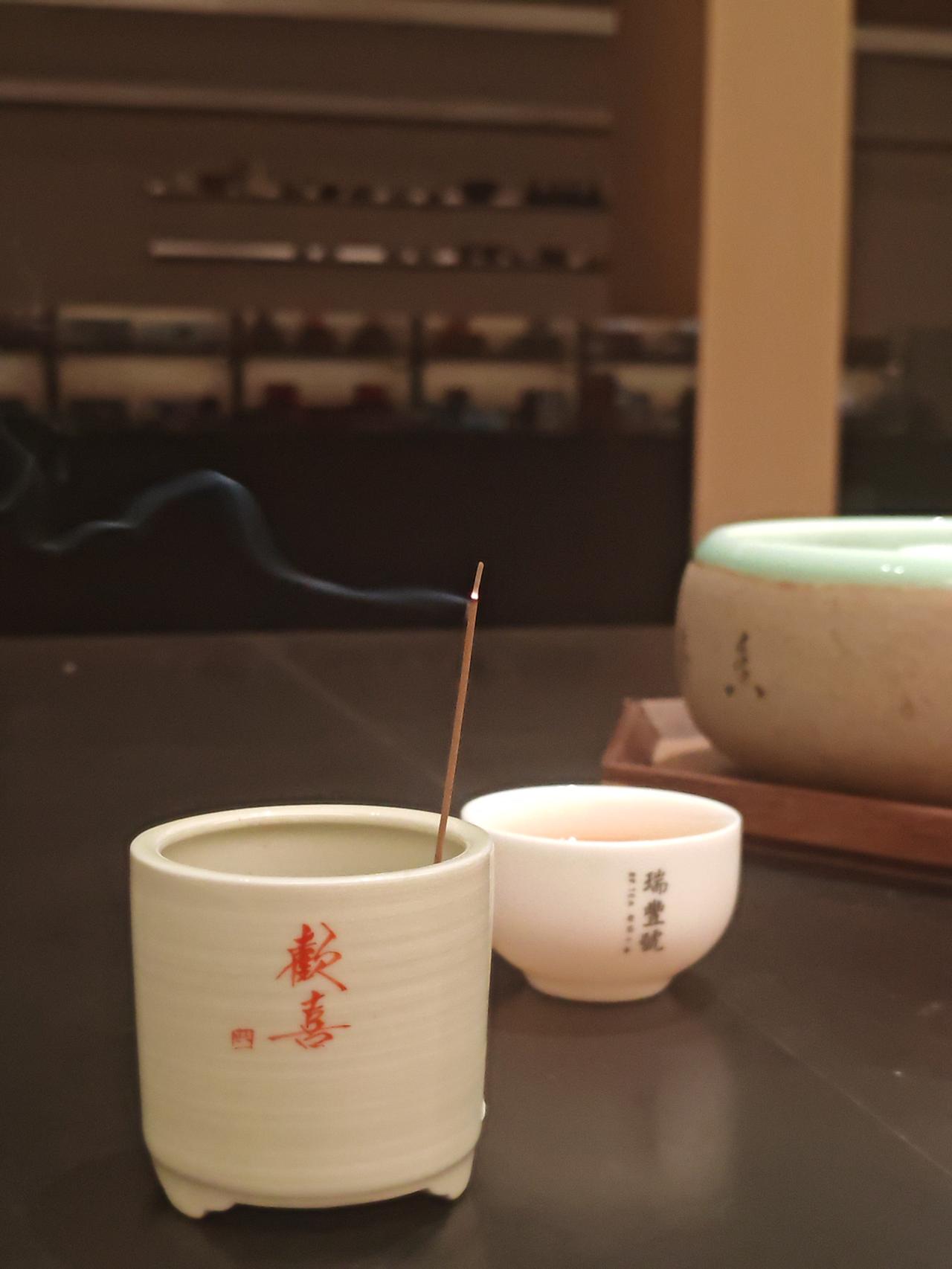 以前最经常看到的是“失怙”一直以为是失去母亲或者父亲，或者失去双亲的意思。

直