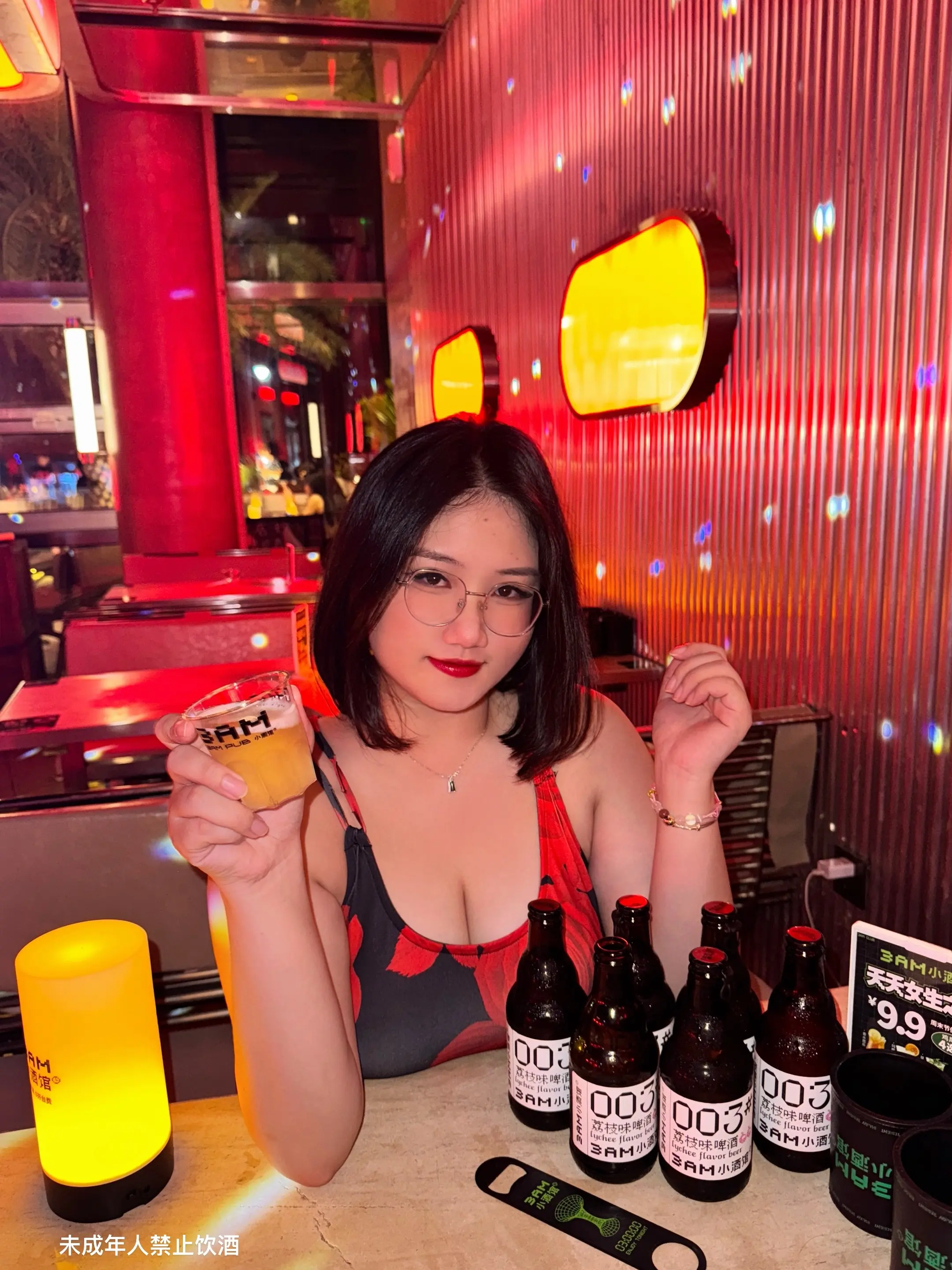 报告！今晚去了海边新开的氛围感小酒馆🍻