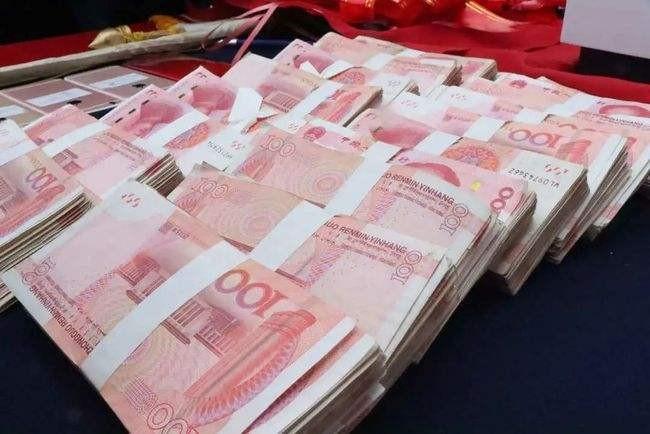 过年再也不去亲戚家串门了！买房子差40万，想着跟亲戚借一下，结果婆婆家那边三个姨