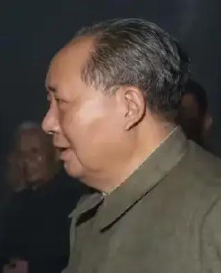 慈祥和蔼可亲的脸庞永远值得我们怀念！