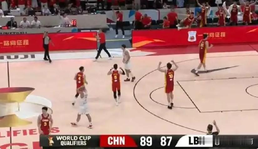 惊魂动魄的22.5秒！中国男篮世预赛遇险记

离比赛结束还有22.5秒！朱俊龙罚