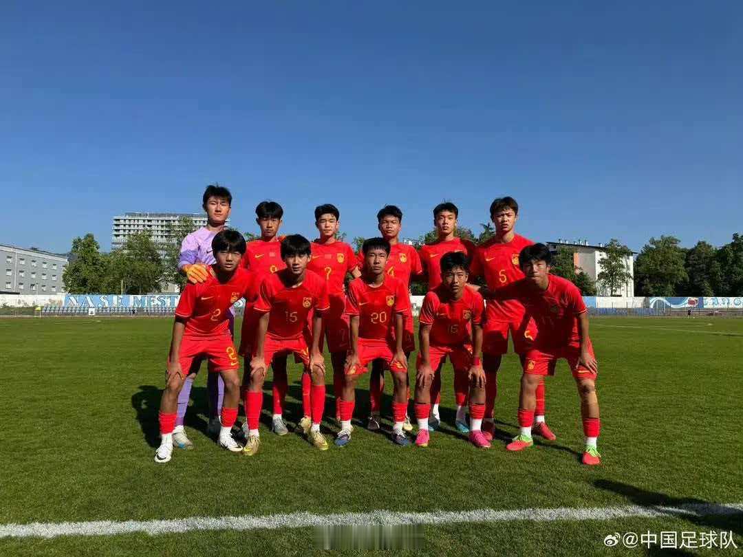 U15国足2比0赢了意大利U15队在意大利国家之杯足球赛第二场比赛中，U15国足