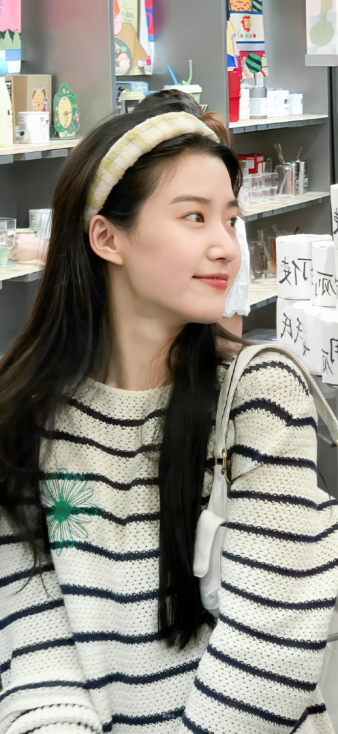 卢昱晓 