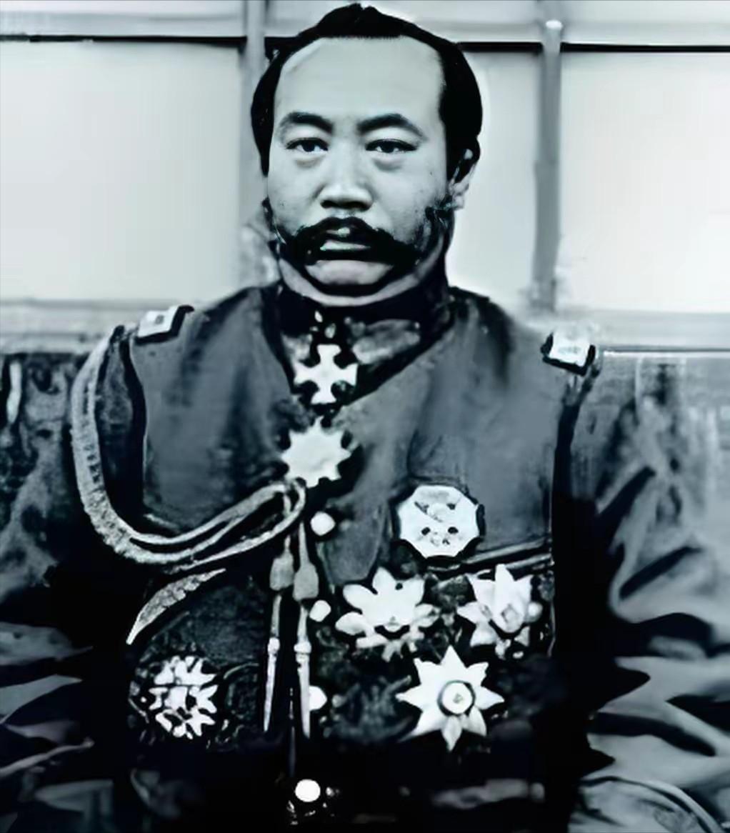 民国乱世，各路军阀崛起的路子五花八门，有人靠家世底蕴平步青云，有人靠战功厮杀步步