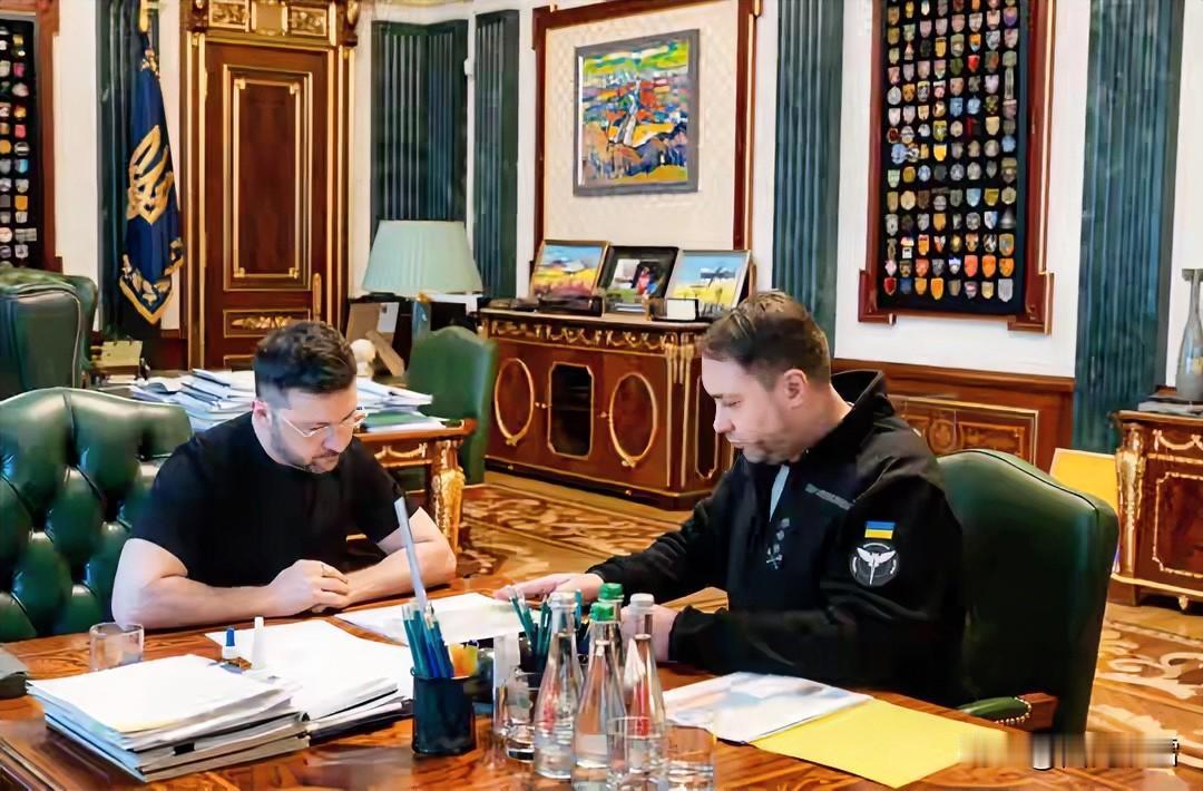 乌克兰情报局总局长曾在公开采访中提出一个直白判断：俄乌冲突的爆发，彻底改变了俄罗