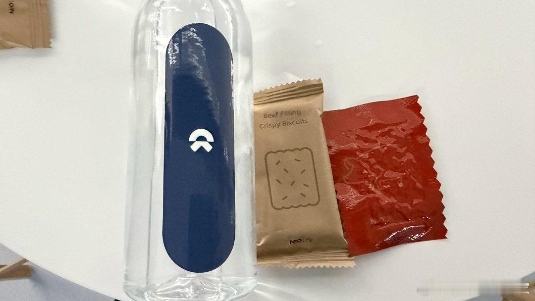 看来蔚来ES9是豁出去了，搞CBU了小一年，蔚来的大型活动上NIO Life的小