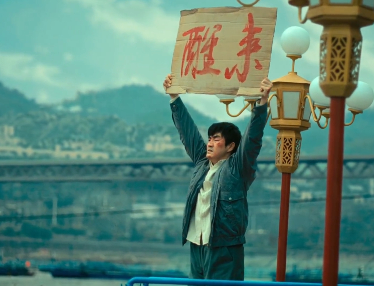 杨玏新剧被揍到面相都变了 看到杨玏新剧里被揍得面相都变了，伤妆超厉害，一个半小时