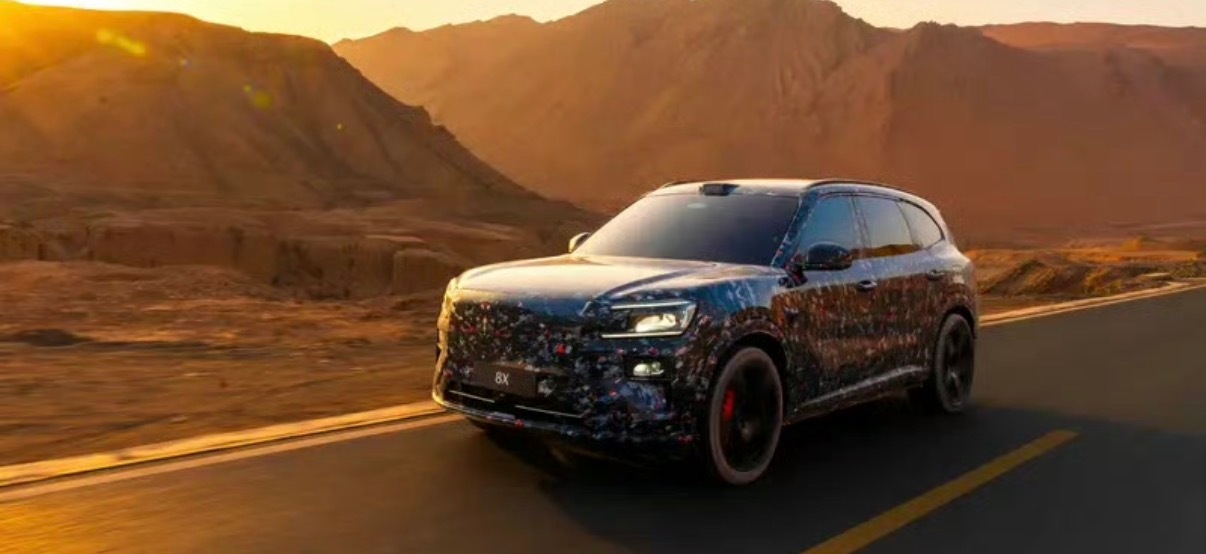 【极氪浩瀚超级电混架构第二台旗舰SUV命名8X 有望1月亮相】我们从相关渠道获取