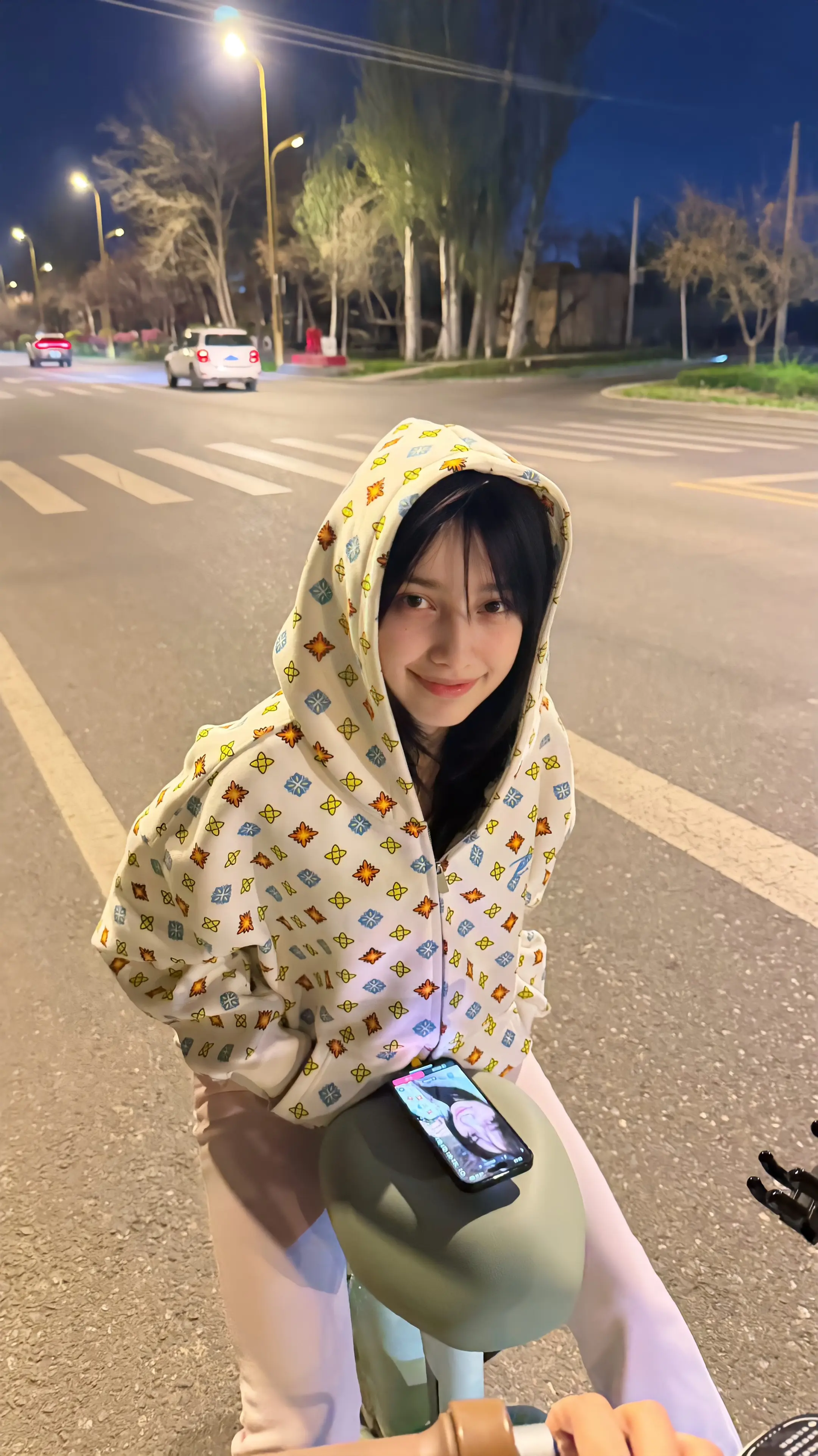 我不会觉得任何一个女孩比你可爱，如果有那就是明天的你