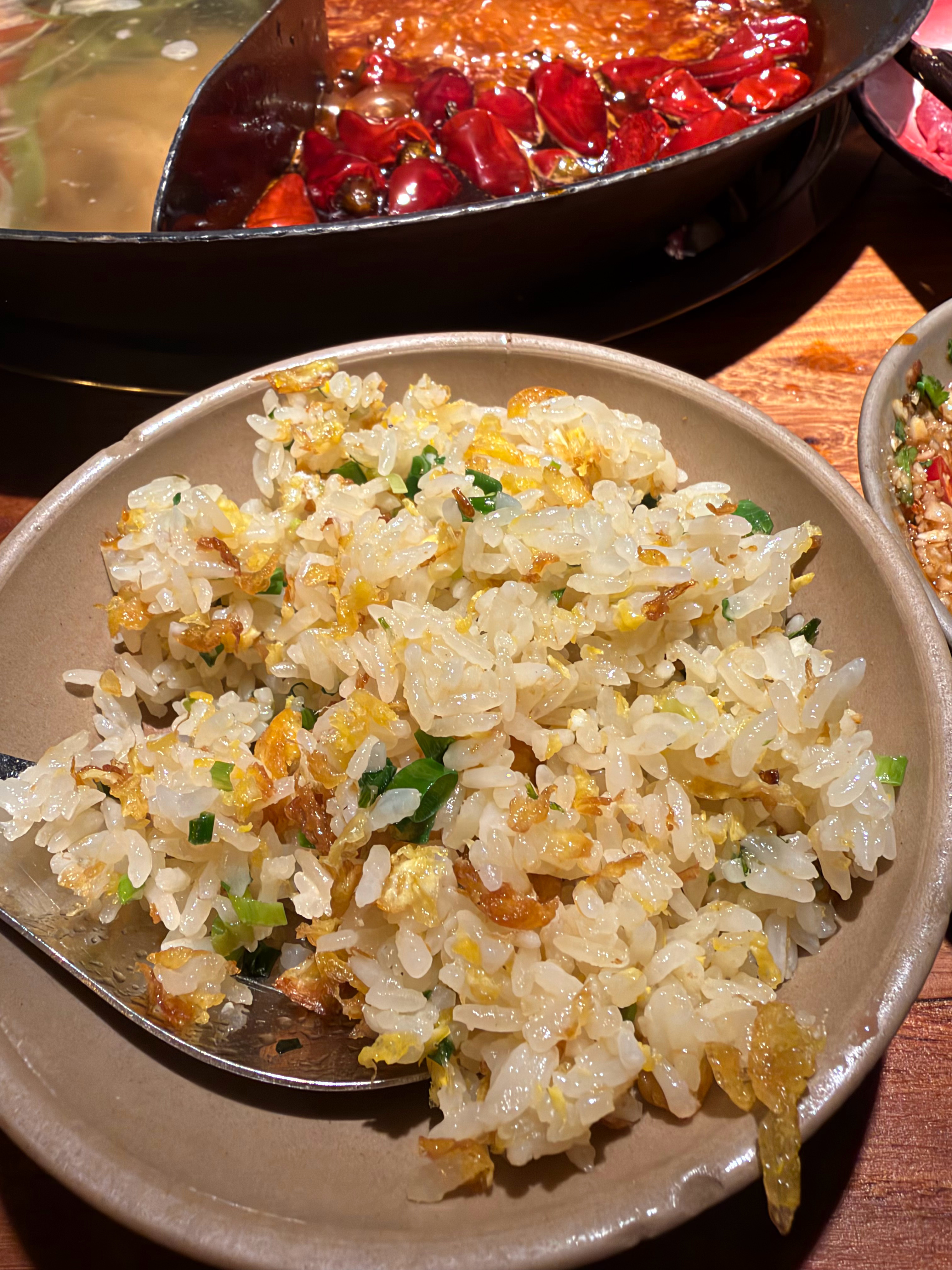 火锅店最好吃的竟然是蛋炒饭～[柯基] ​​​