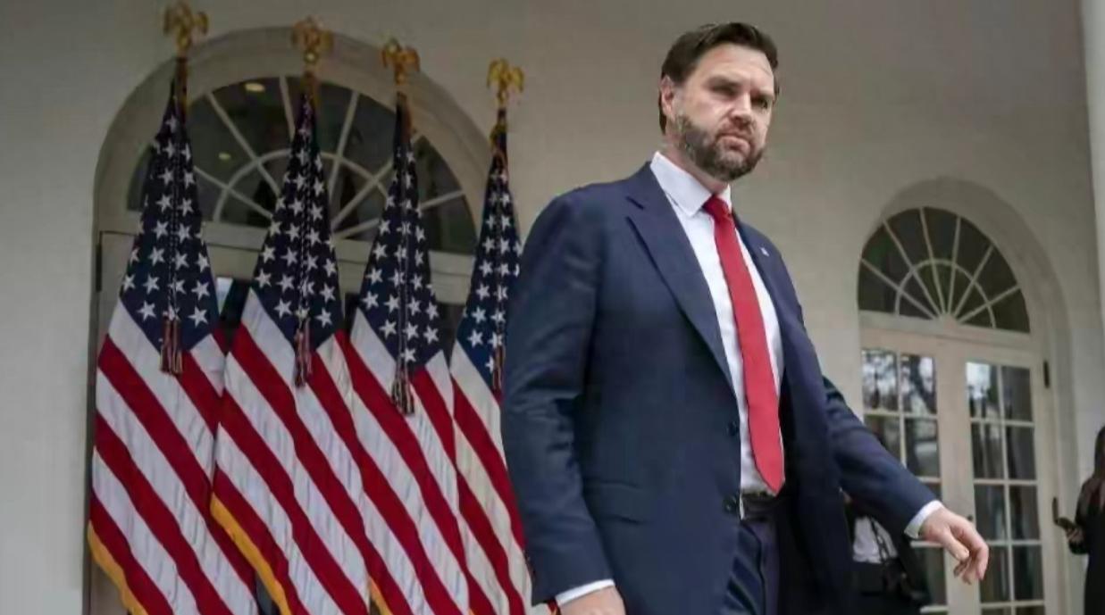 白宫上演无间道！特朗普官宣万斯缺席，官员反手打脸！

当地时间4月19日，就在美