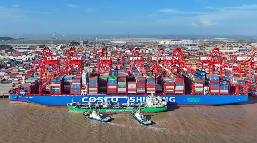 世界经济看中国🇨🇳，中国是世界经济增长动力源，美国大势已去了！西方不亮！东方