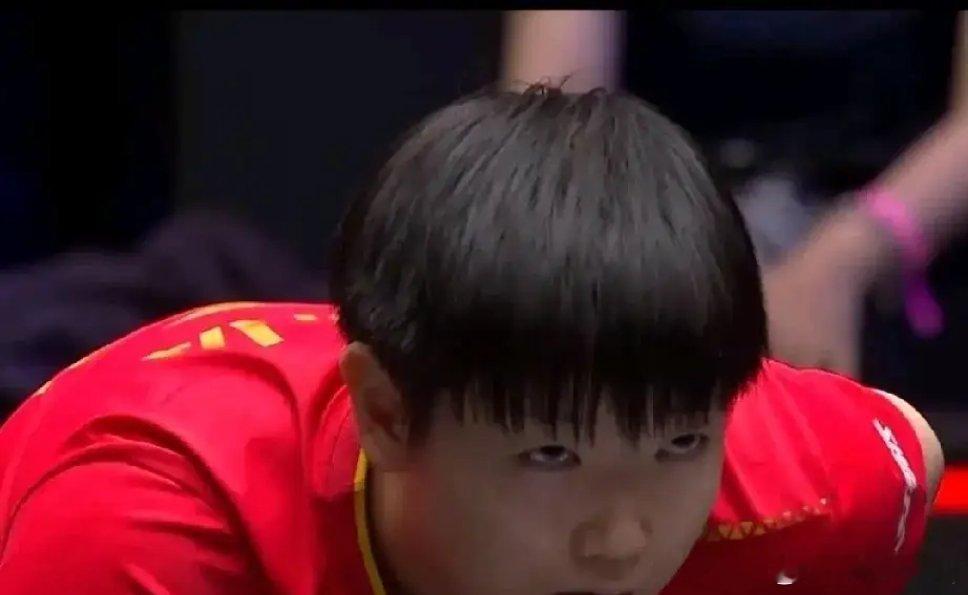 又是3：2！孙颖莎3个11：7淘汰埃及天才少女高达，惊险晋级16强央视解说孙鹏耀