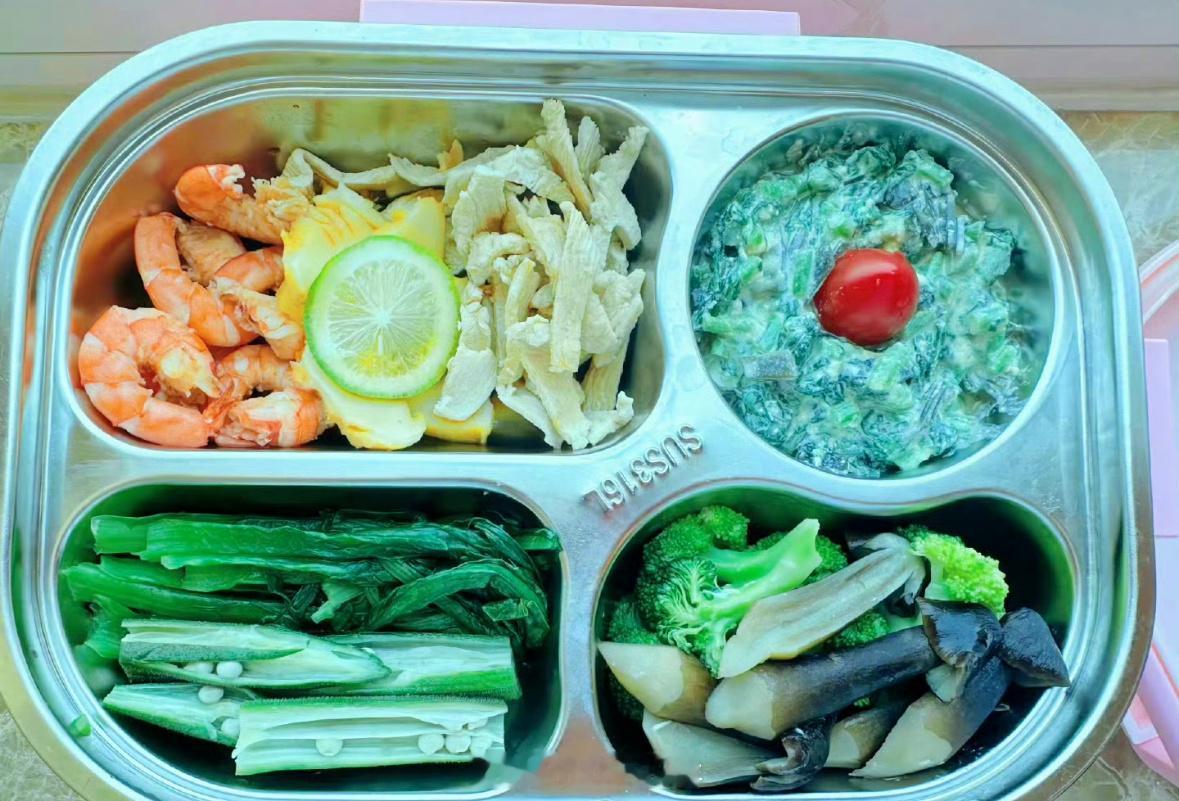 关晓彤说今天不是绿化带好缤纷好健康[哈哈]更新今日食谱，晴也状态这么好是有原因的