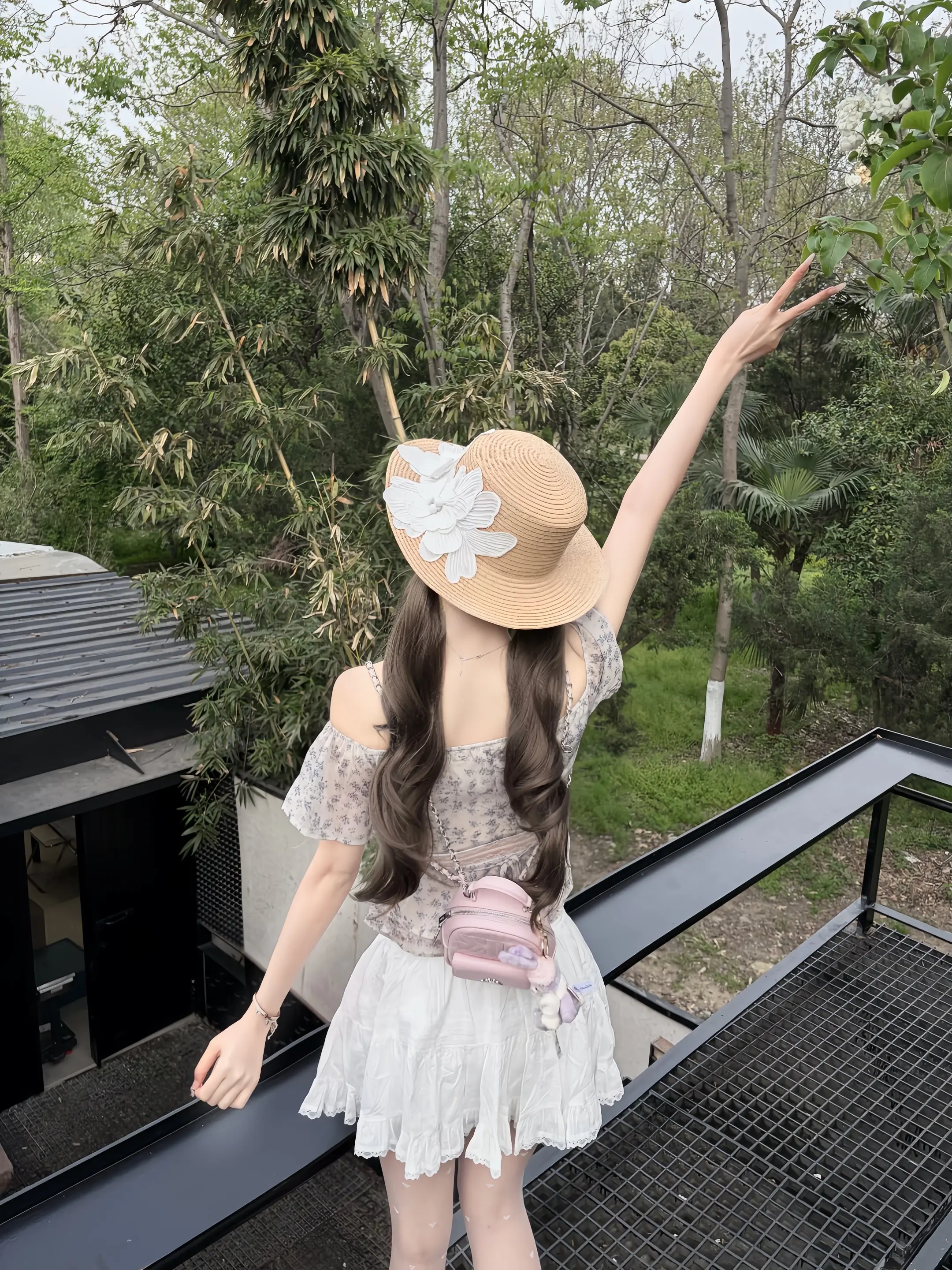 我们都没错 只是两个太年轻的肩膀撑不起永远的重量