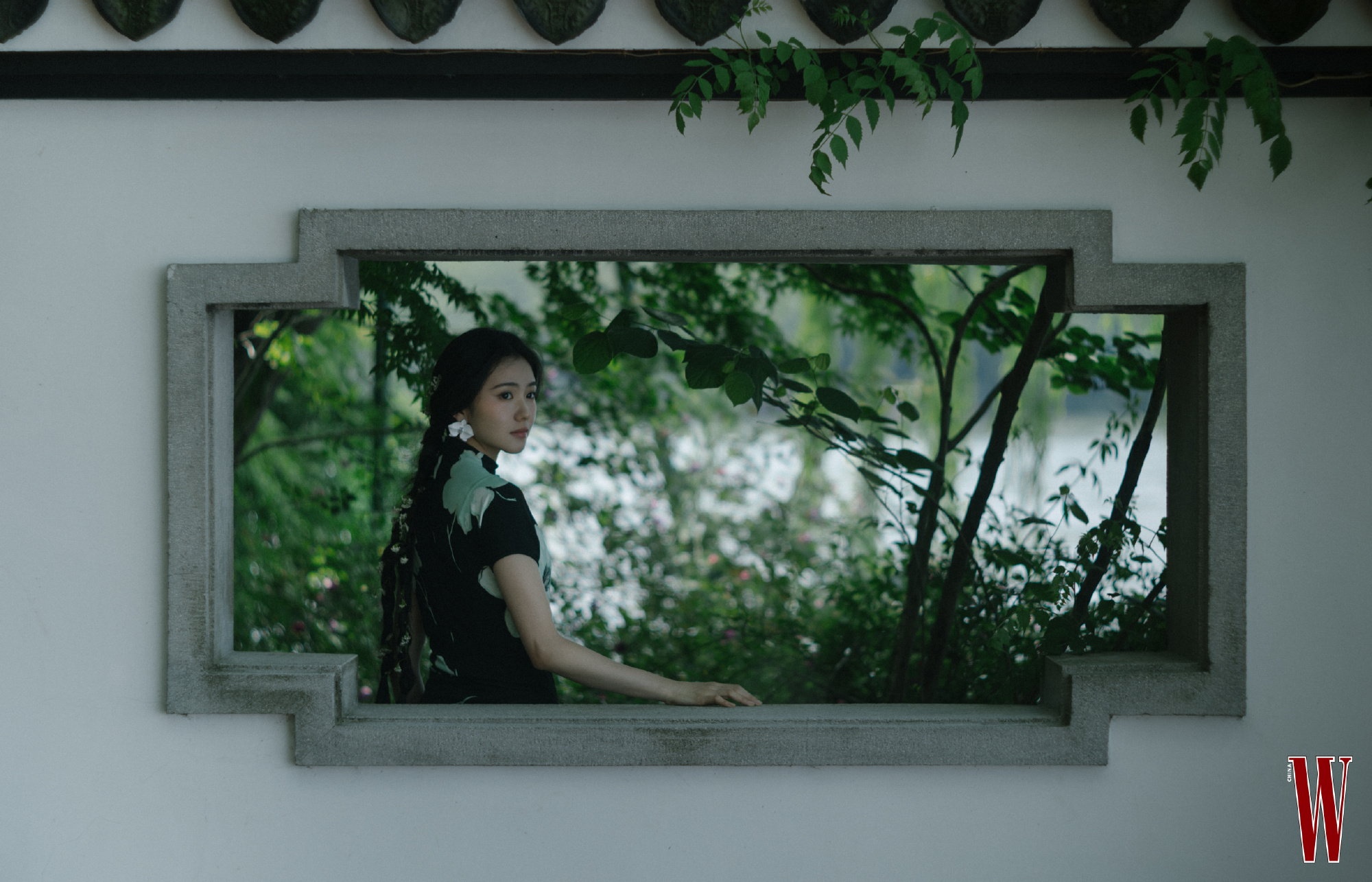 刘浩存，西湖W中文版 The Movie IssuePhotography by