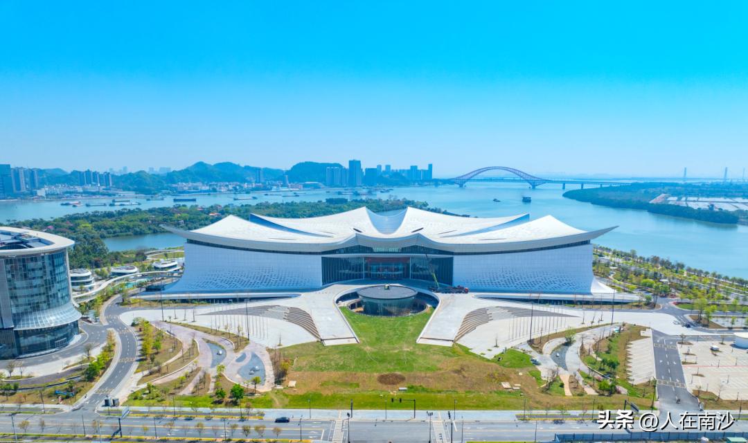 【南沙木棉花更美啦！南沙国际会展中心西广场提升完工】20天高效工期！南沙国际会展