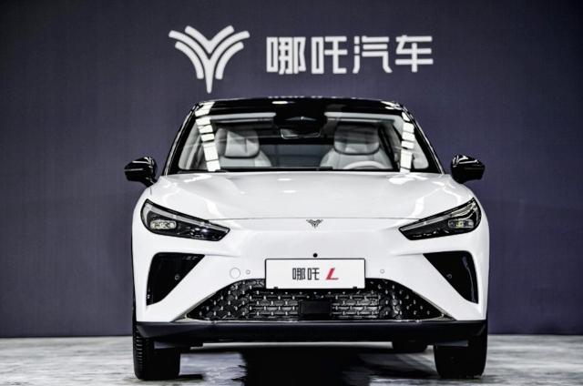 哪吒又出新车了，310km纯电续航的增程车！#哪吒l#
现在很多插混、增程都在吹