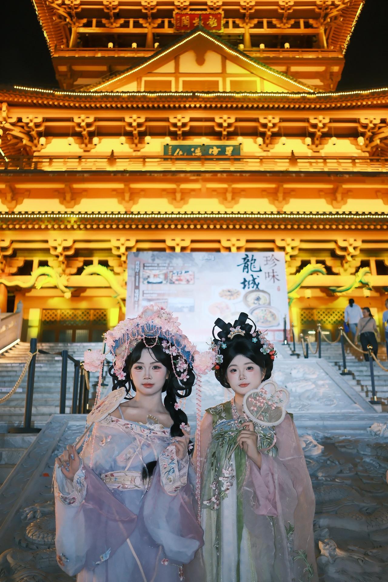 穿棱古镇，楼下打卡汉服文化推广 汉服文化复兴 国风古韵的浪漫 古风正当红