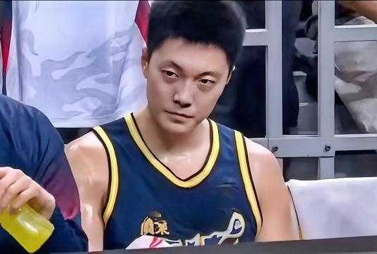 胡明轩到底怎么了？他现在应该更多是心理问题吧？

大胜夜难掩短板！胡明轩彻底没存