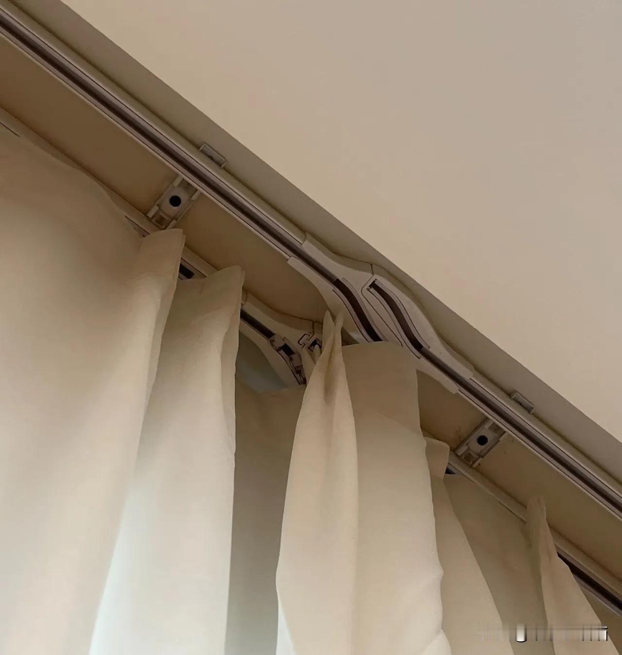 这种配搭设计太妙了，这种交叉轨道非常实用，大家有没有用过这样的交叉轨道。