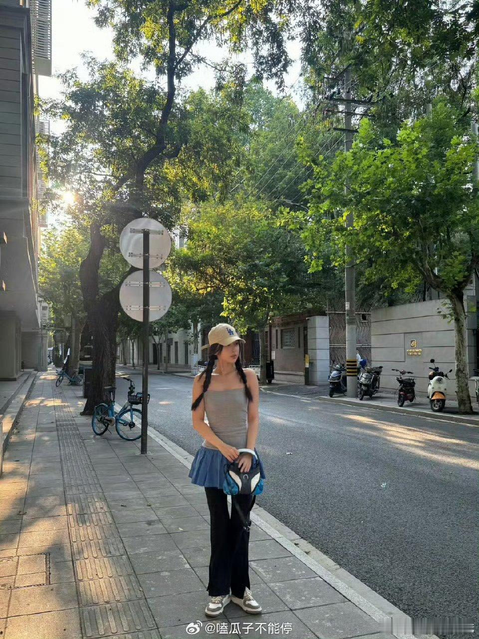 元气虞书欣宝贝又发照片啦！ 可爱欣欣多多营业 ​​​