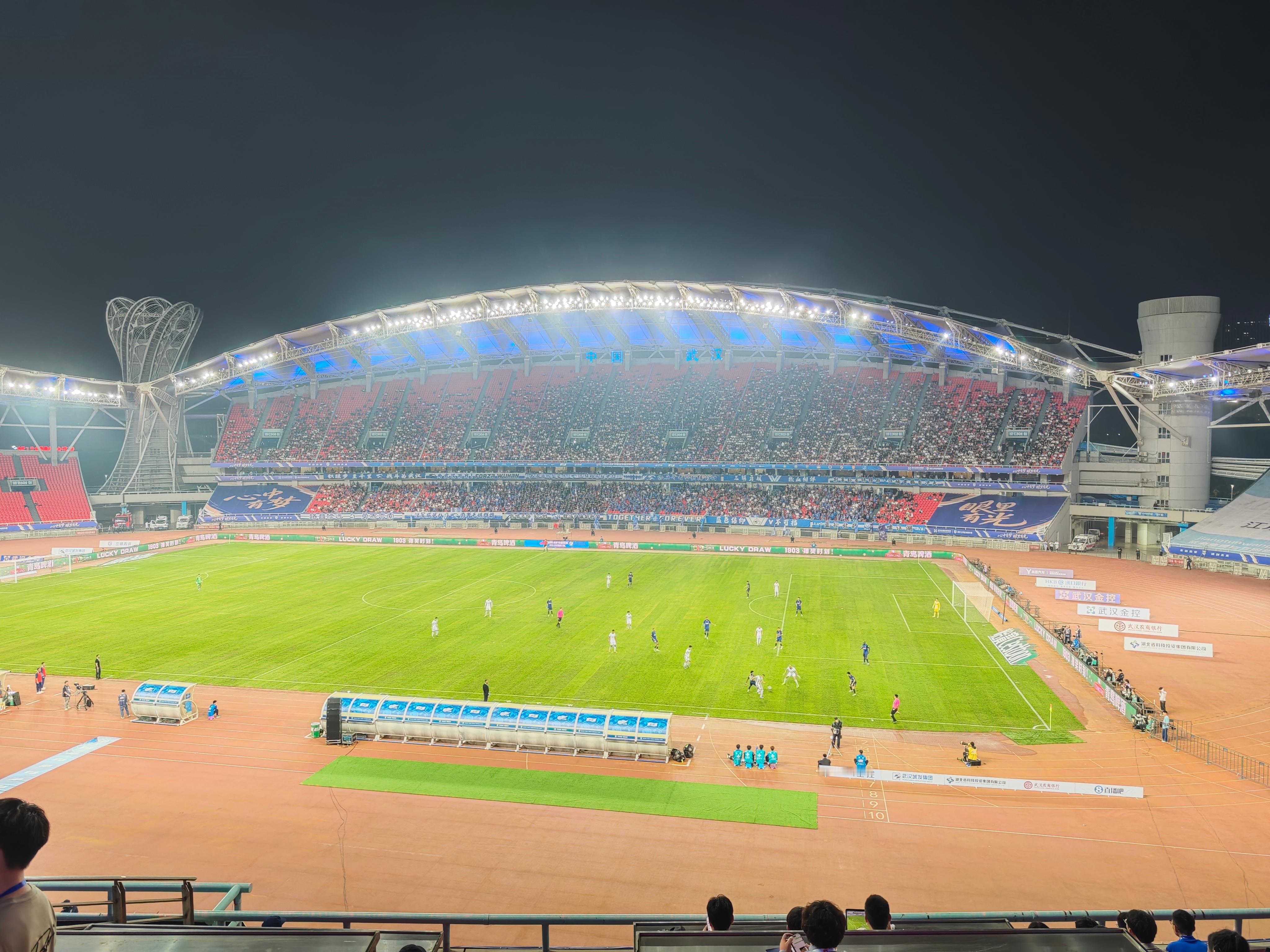 三镇上半场0比0成都！有一说一，有五外援加持，三镇上半场踢得真不错，进攻上前场定