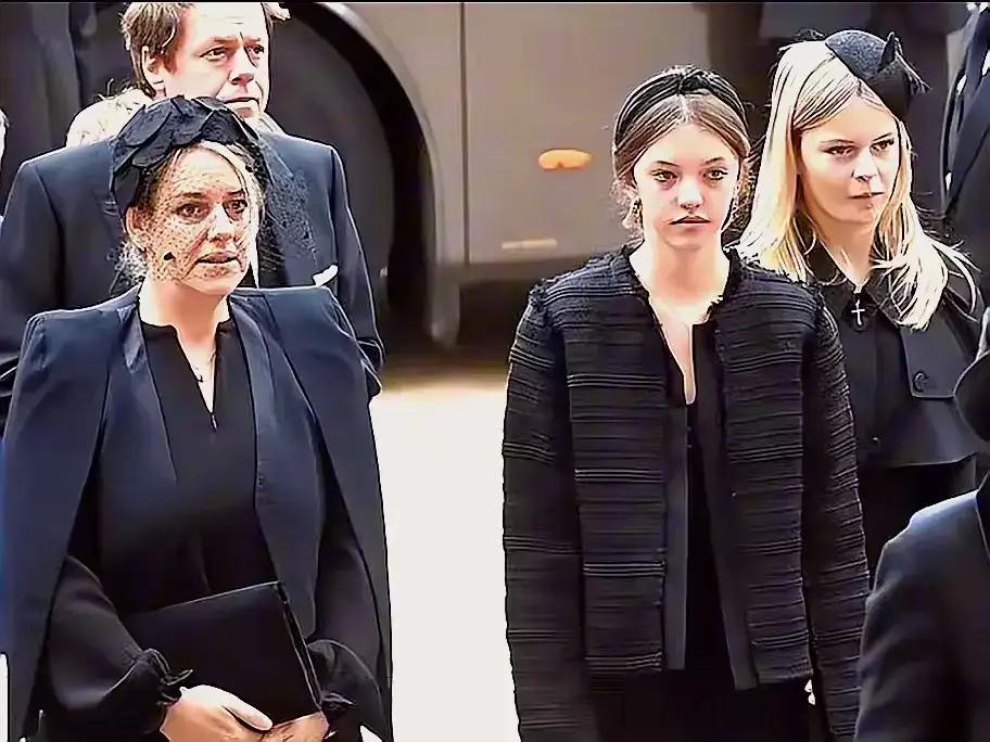 卡氏家族，这下子没招了吧！
为何？因为凯特崛起了，卡米拉没有了机会，至于她家族那