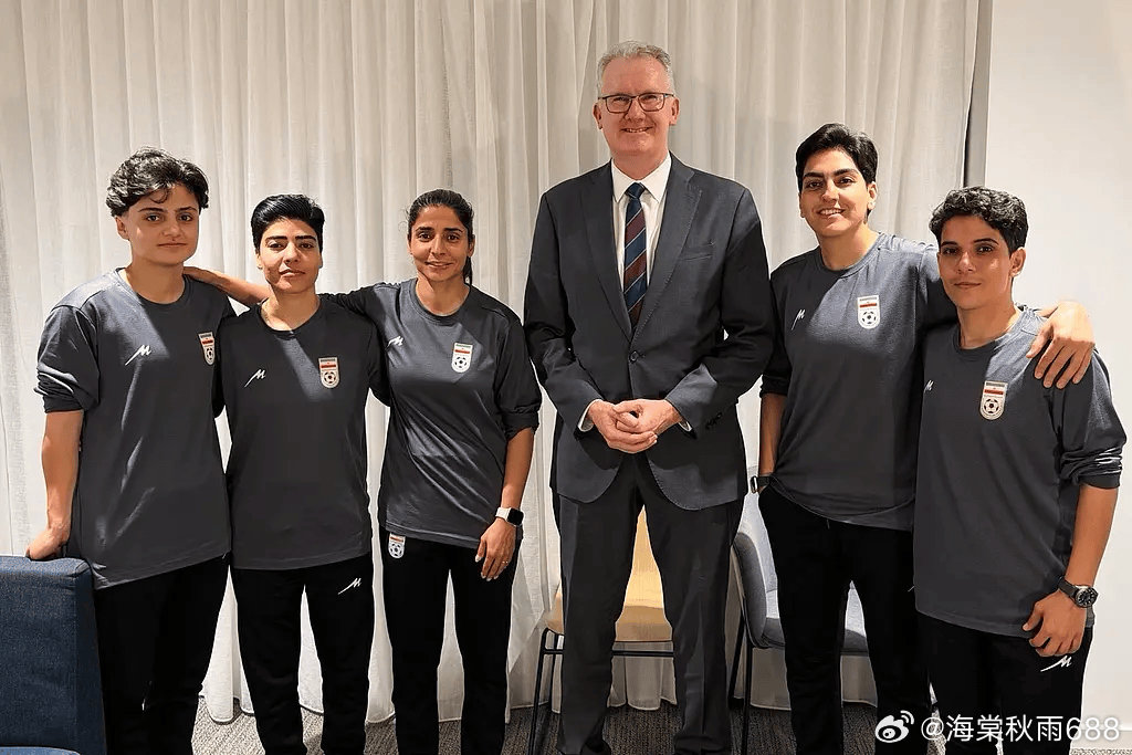 曝伊朗女足球员主动放弃澳大利亚庇护 已决定回国------北京时间3月15日消息