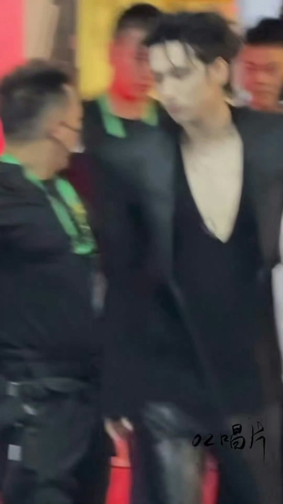 我去 你说这是严浩翔？？？ 男人味好足啊 好像长大了 双开门冰箱谁爱了 ​​​