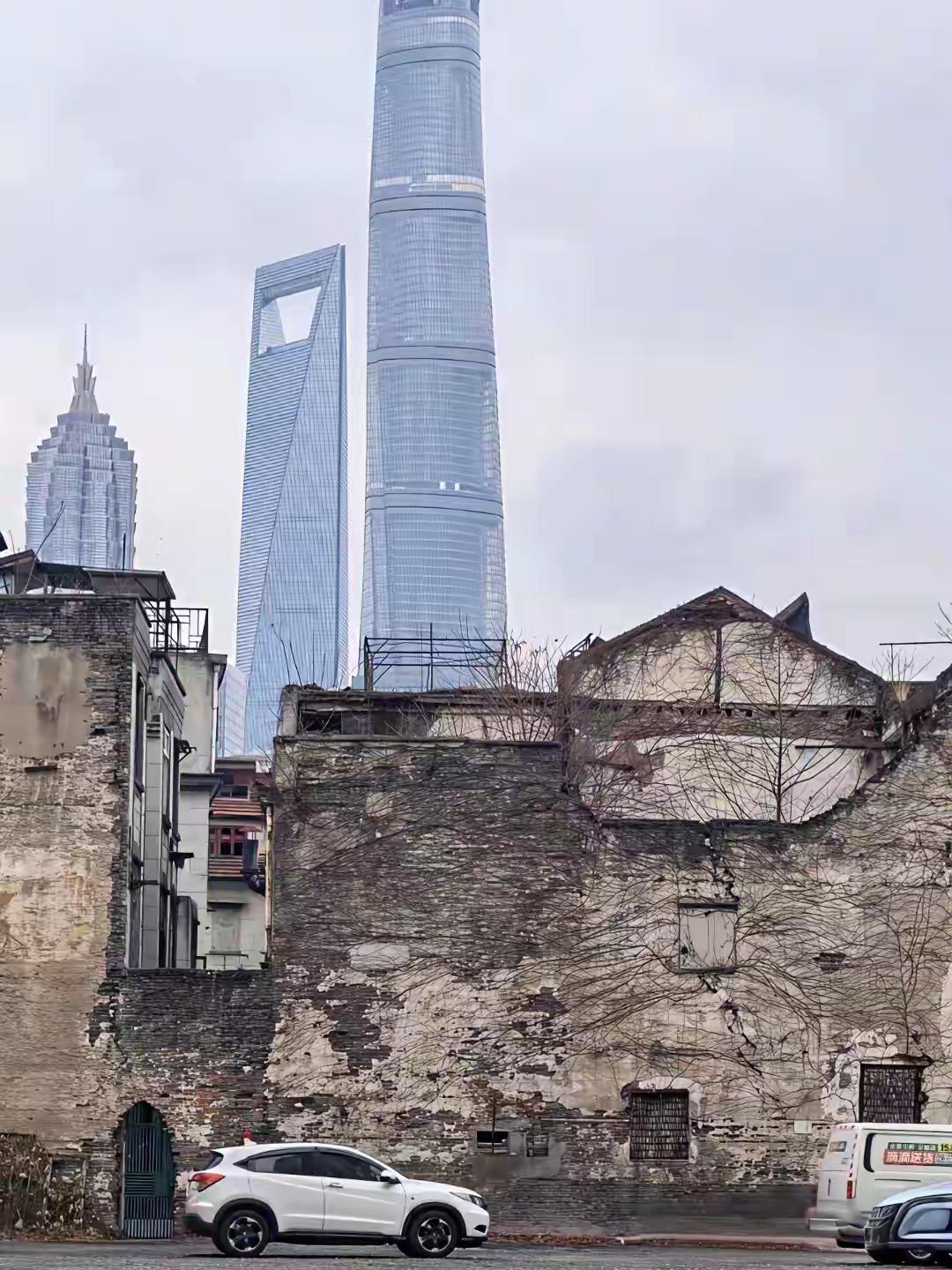这样的角度看上海，新旧建筑对比，让人回忆展望！大家说对吧。