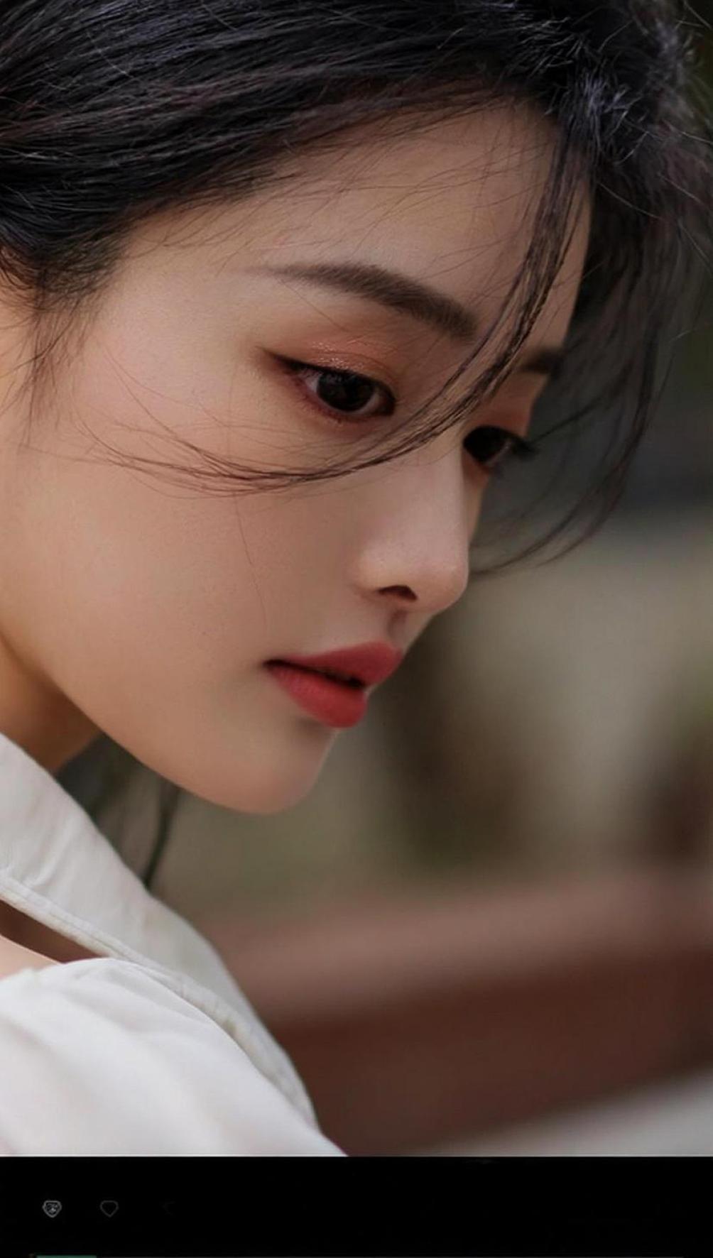 佛语声声劝善来 心存良善少尘埃 多行好事天不负 自有福缘绕满怀