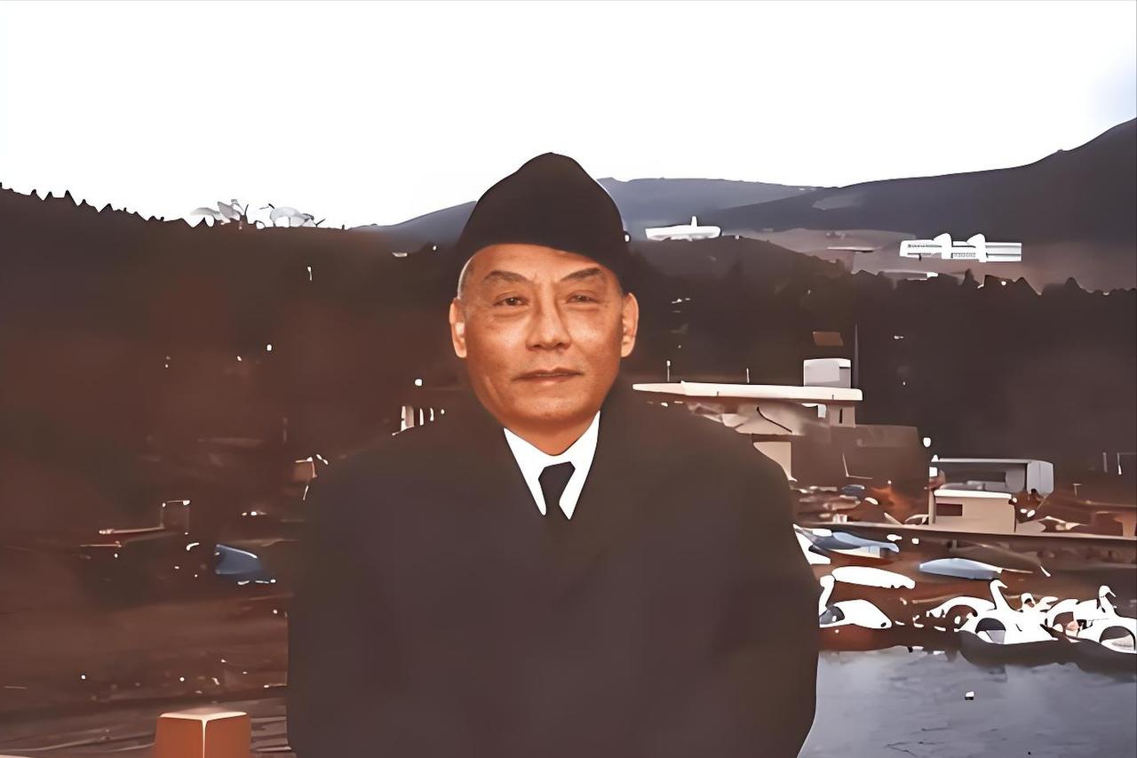 1982年，63岁的中央统战部副部长熊向晖打报告申请退休。叶剑英得知后，生气地质