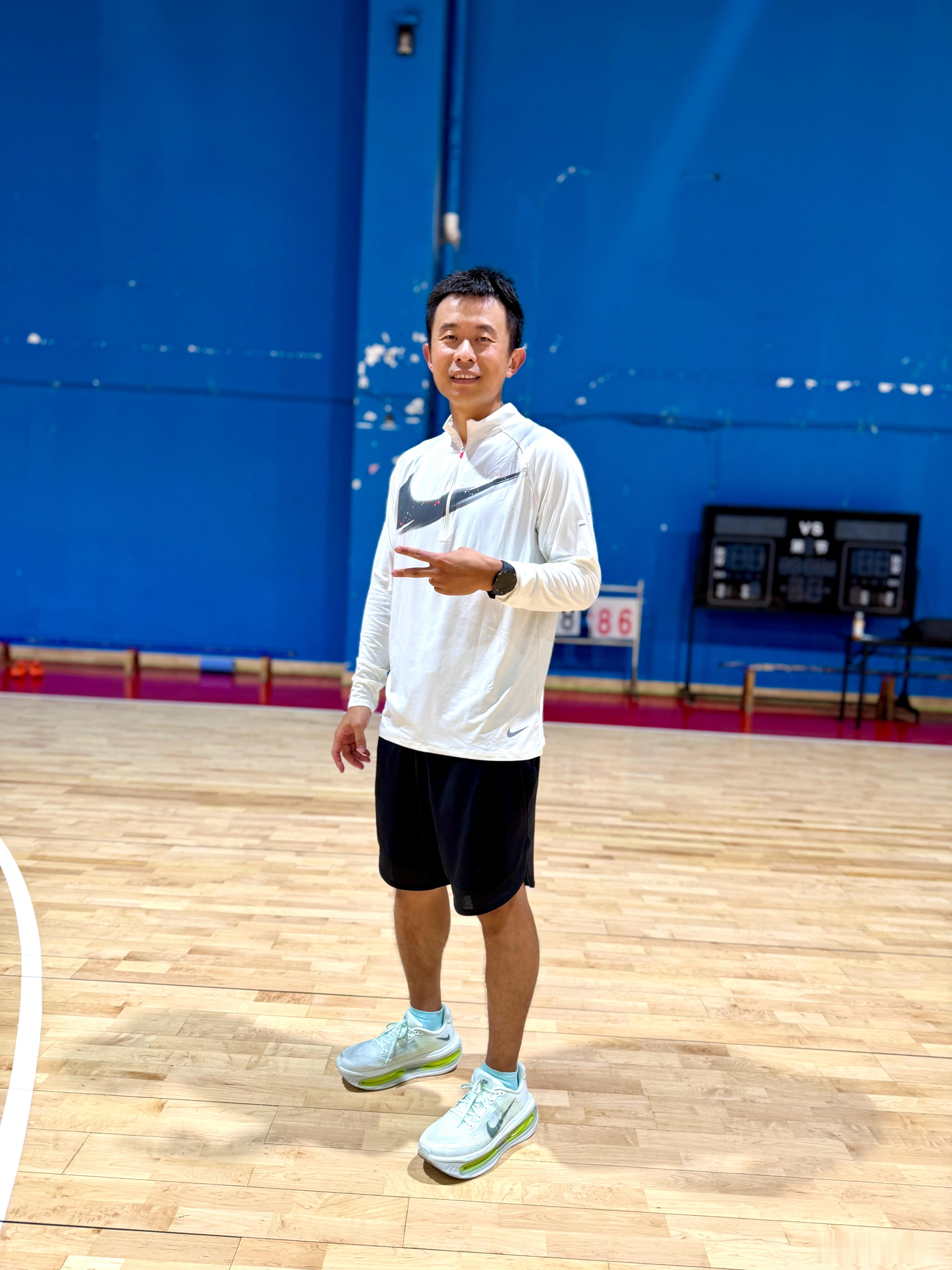 去上海第一件事就是理发 